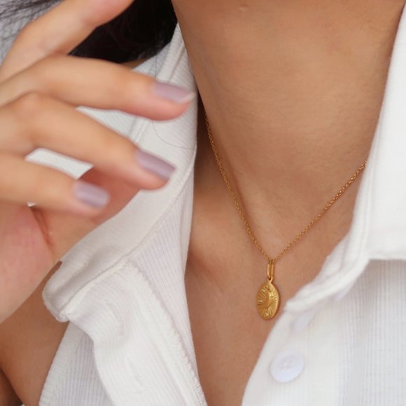 NEW 18K Gold Plated Diamond Moon Oval Necklace - Picture 6 of 12